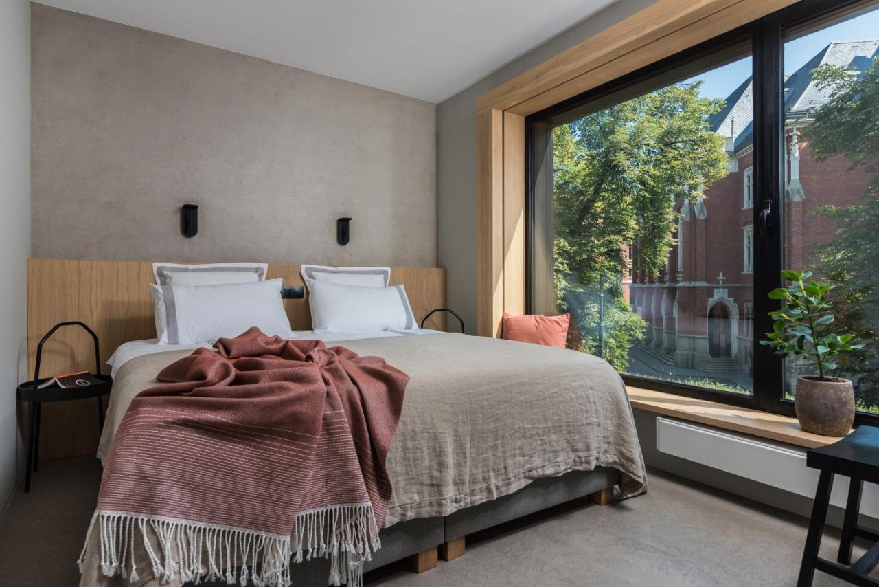 Academia Apartment *