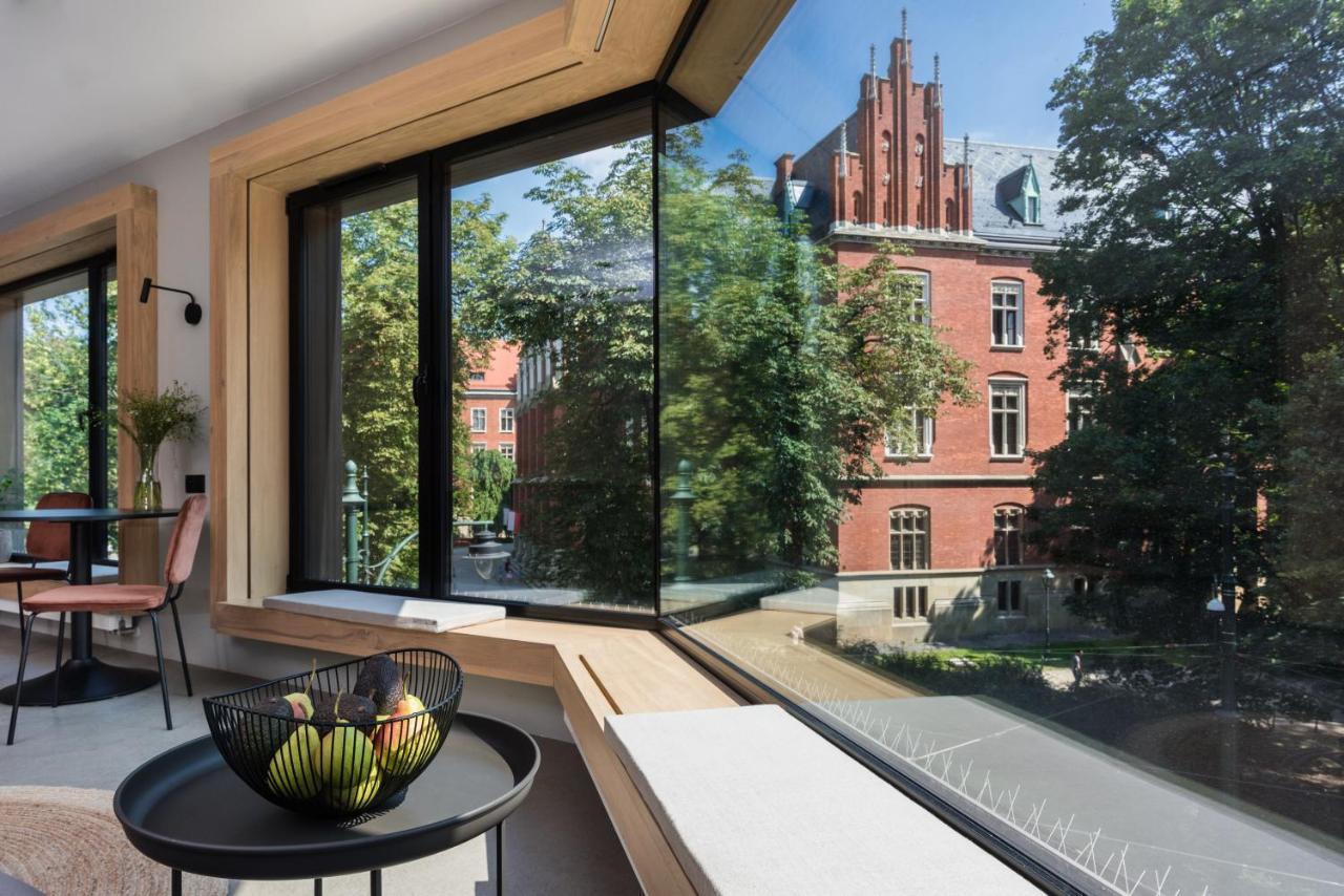 Academia Apartment *