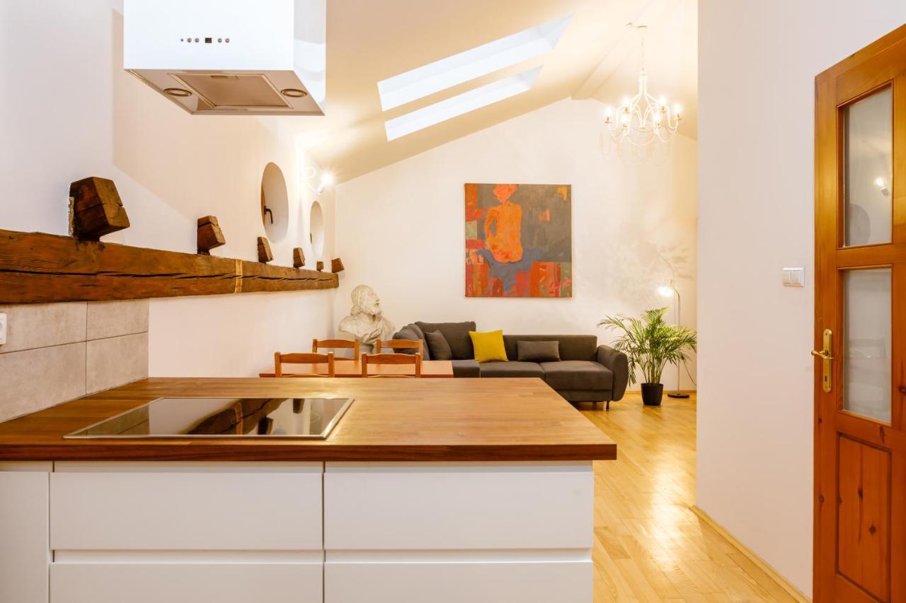 Ok Main Square Appartement