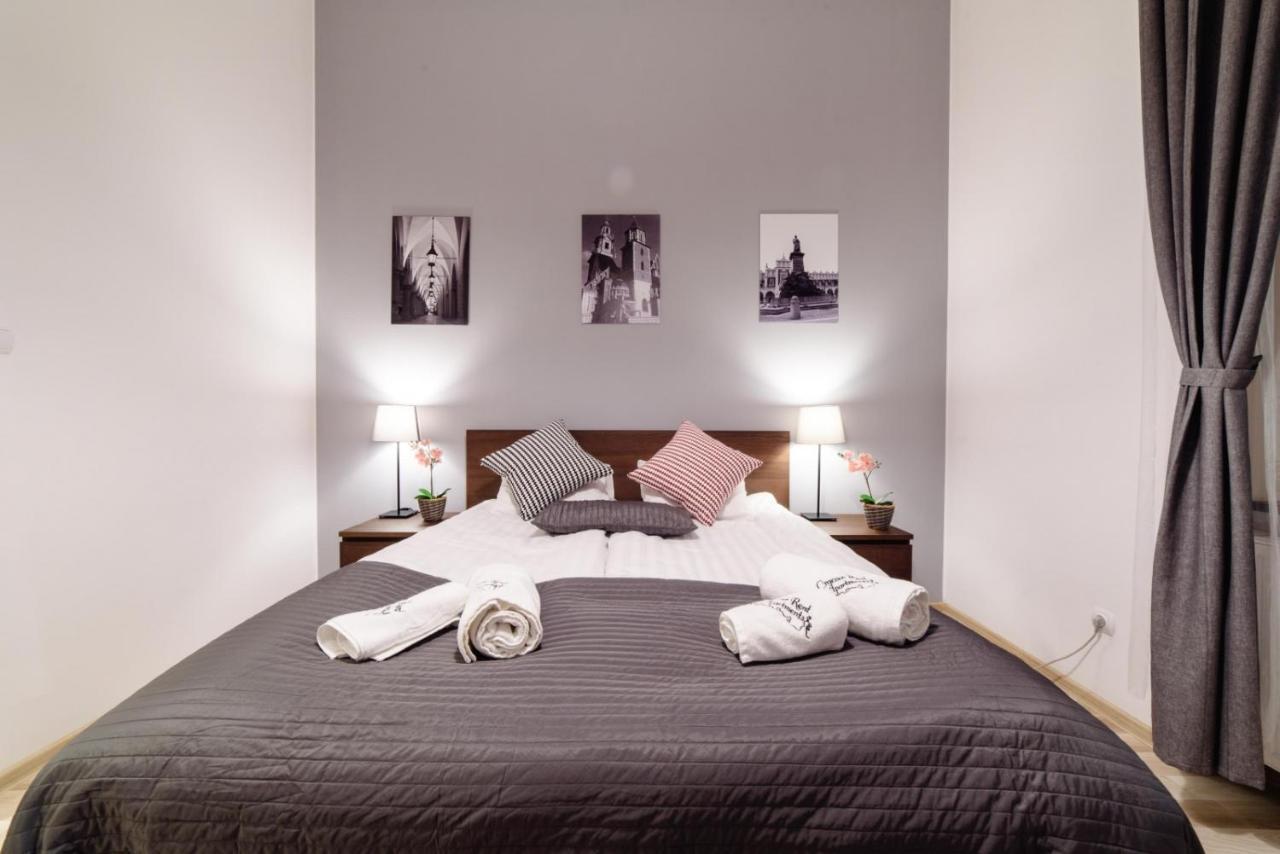 Cracow Rent - Spacious For 2-7 People In Quiet Area - Kolberga Street Nr 3 - 10 Min To Main Square By Foot Hotel apartamentowy *
