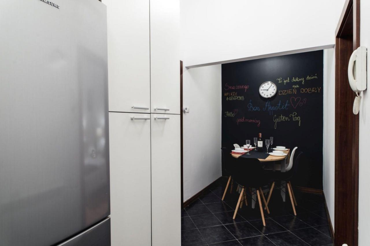 Hotel apartamentowy Cracow Rent - Spacious For 2-7 People In Quiet Area - Kolberga Street Nr 3 - 10 Min To Main Square By Foot Kraków