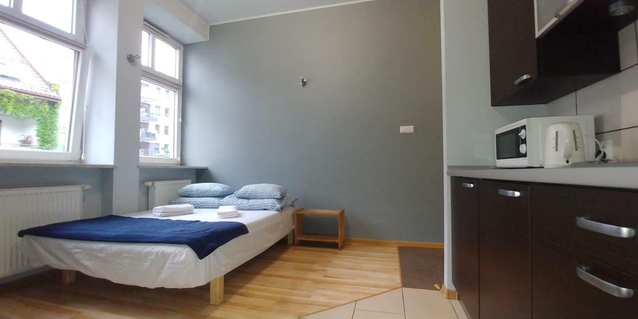 999 Aparthostel
