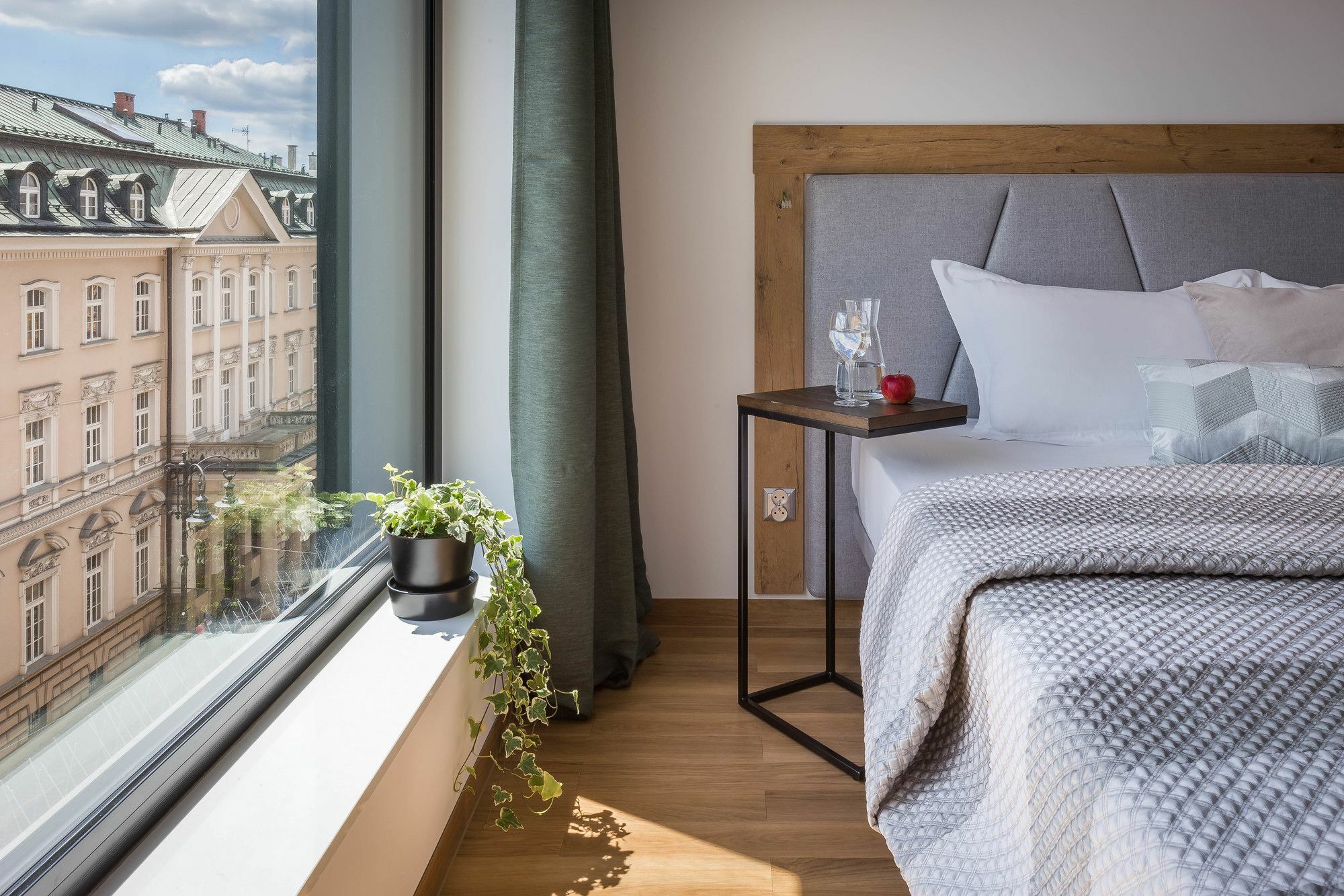 Modern View Of Planty Park Apartment Krakow