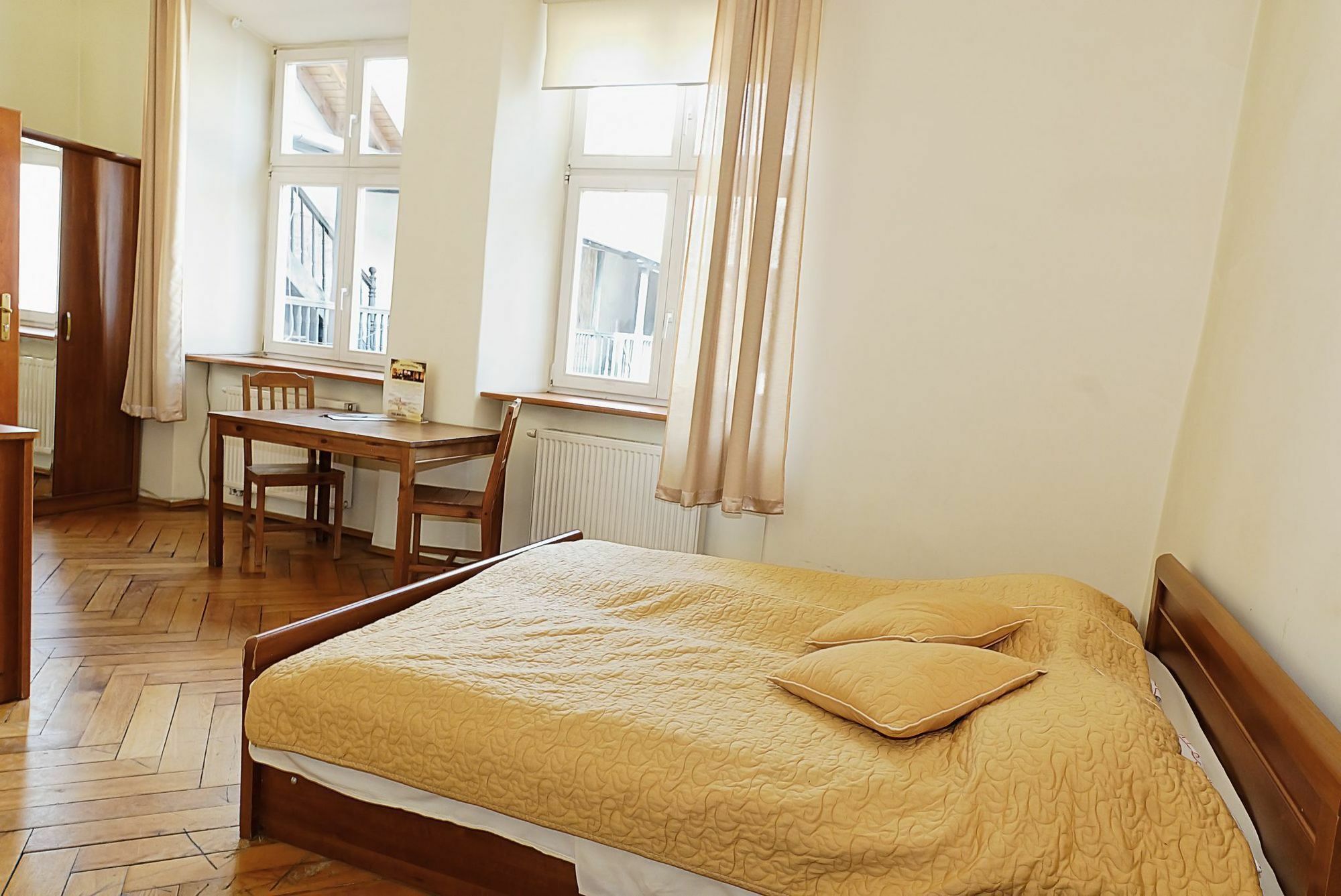 Apartment For Budget Krakow