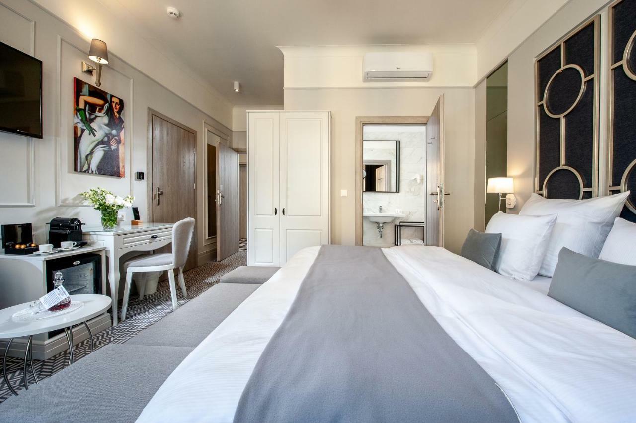 Amber Design Aparthotel 4*