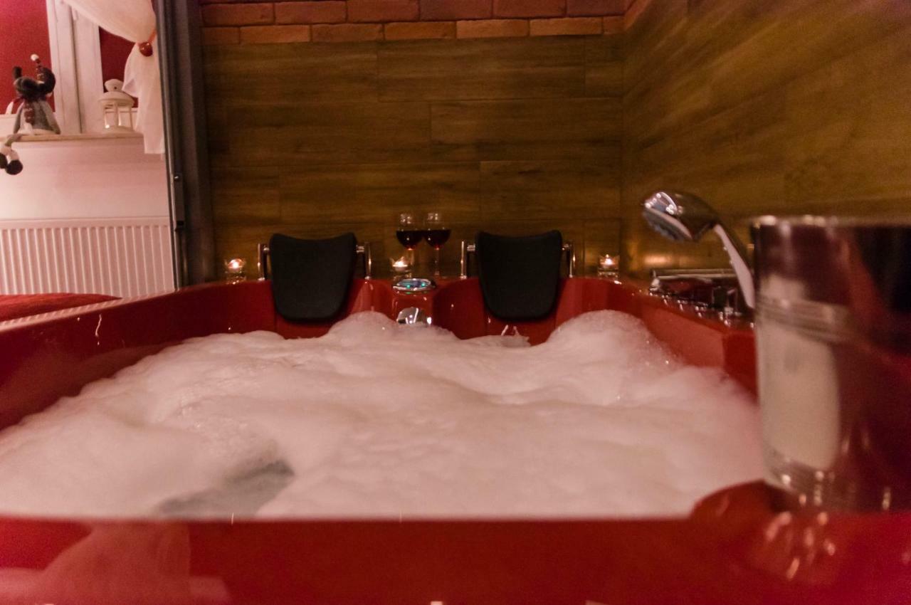 Apartament Jacuzzi Red