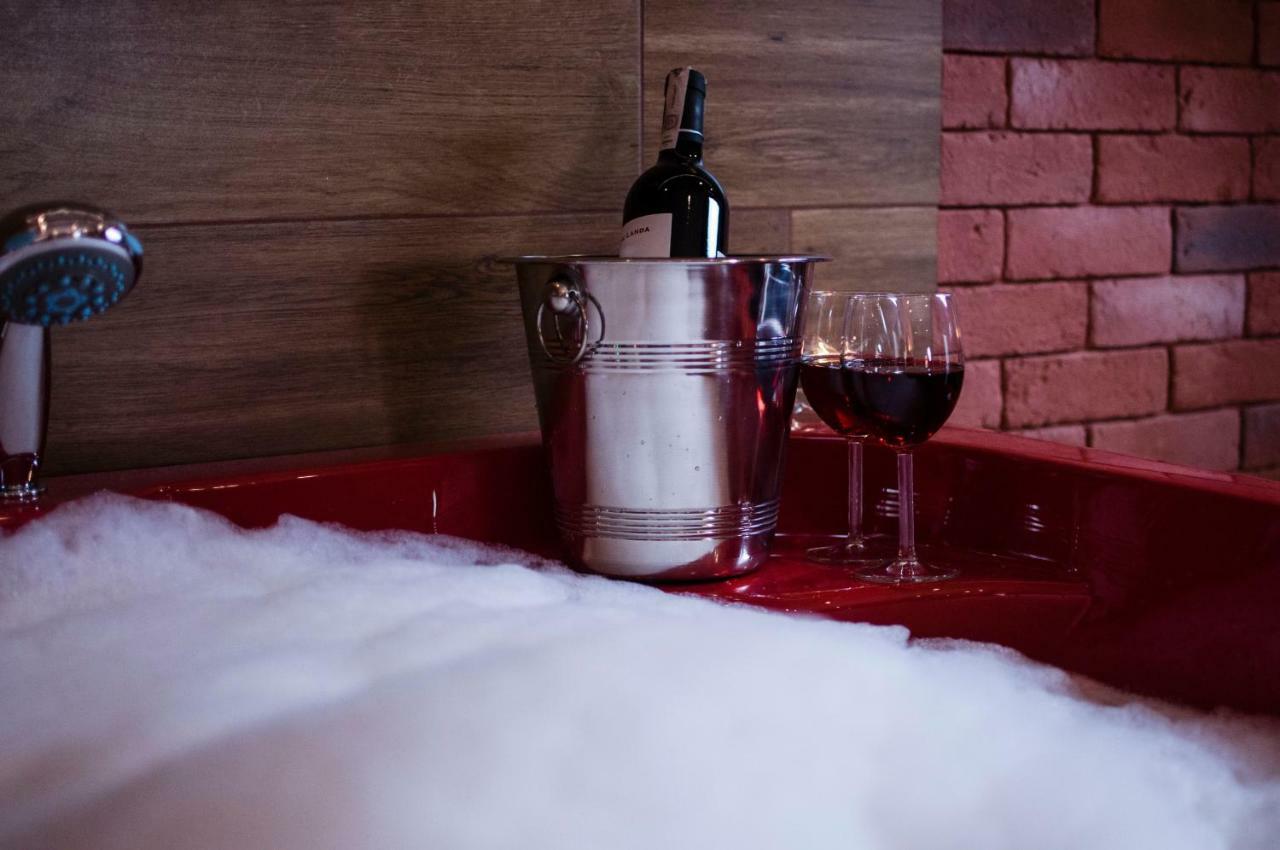 Jacuzzi Red Apartament Kraków