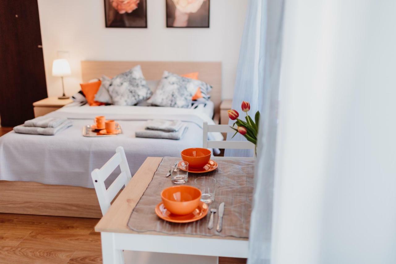 Garden Apartment *