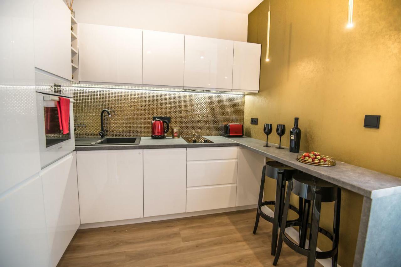 Galaxy Garden Cracow- Shopping Mall 1min, Underground Parking, Family Friendly, City Center Krakow