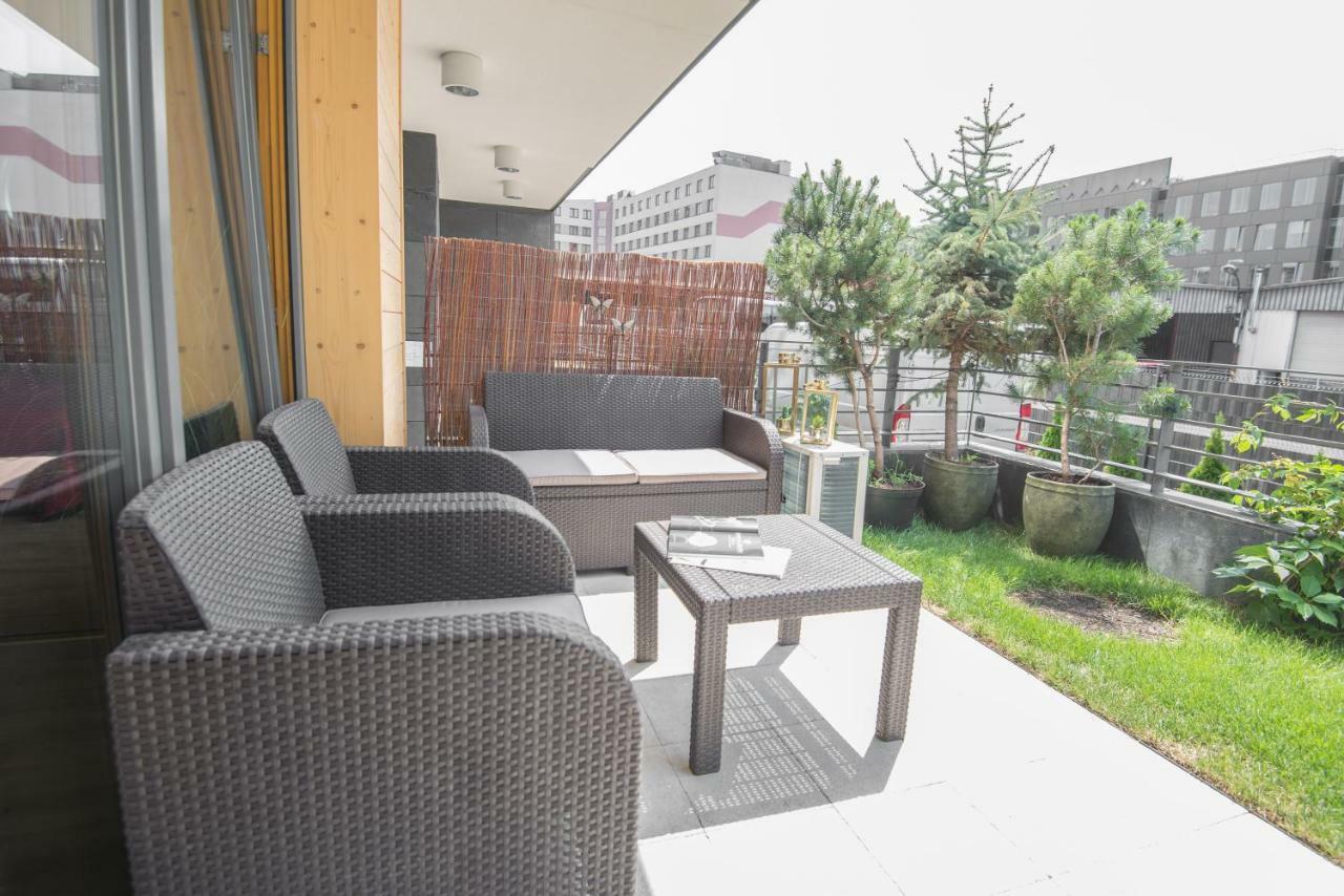 Galaxy Garden Cracow- Shopping Mall 1min, Underground Parking, Family Friendly, City Center Apartment