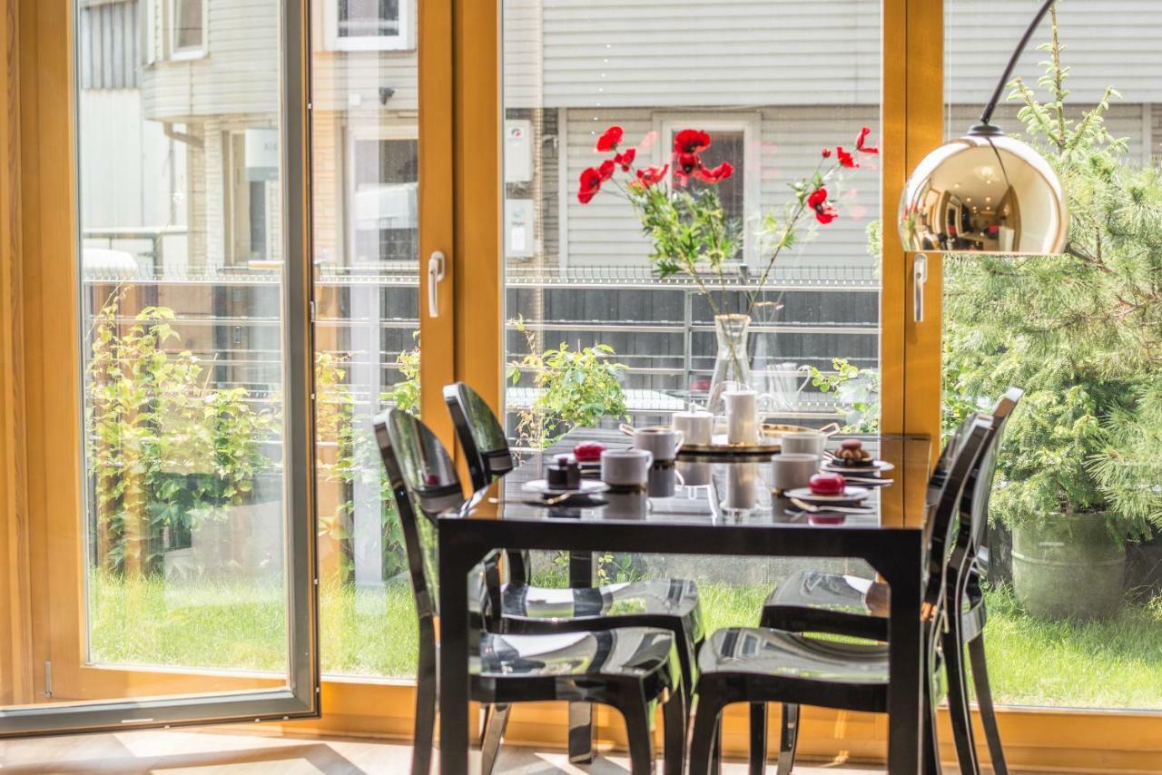 Galaxy Garden Cracow- Shopping Mall 1min, Underground Parking, Family Friendly, City Center Apartment *