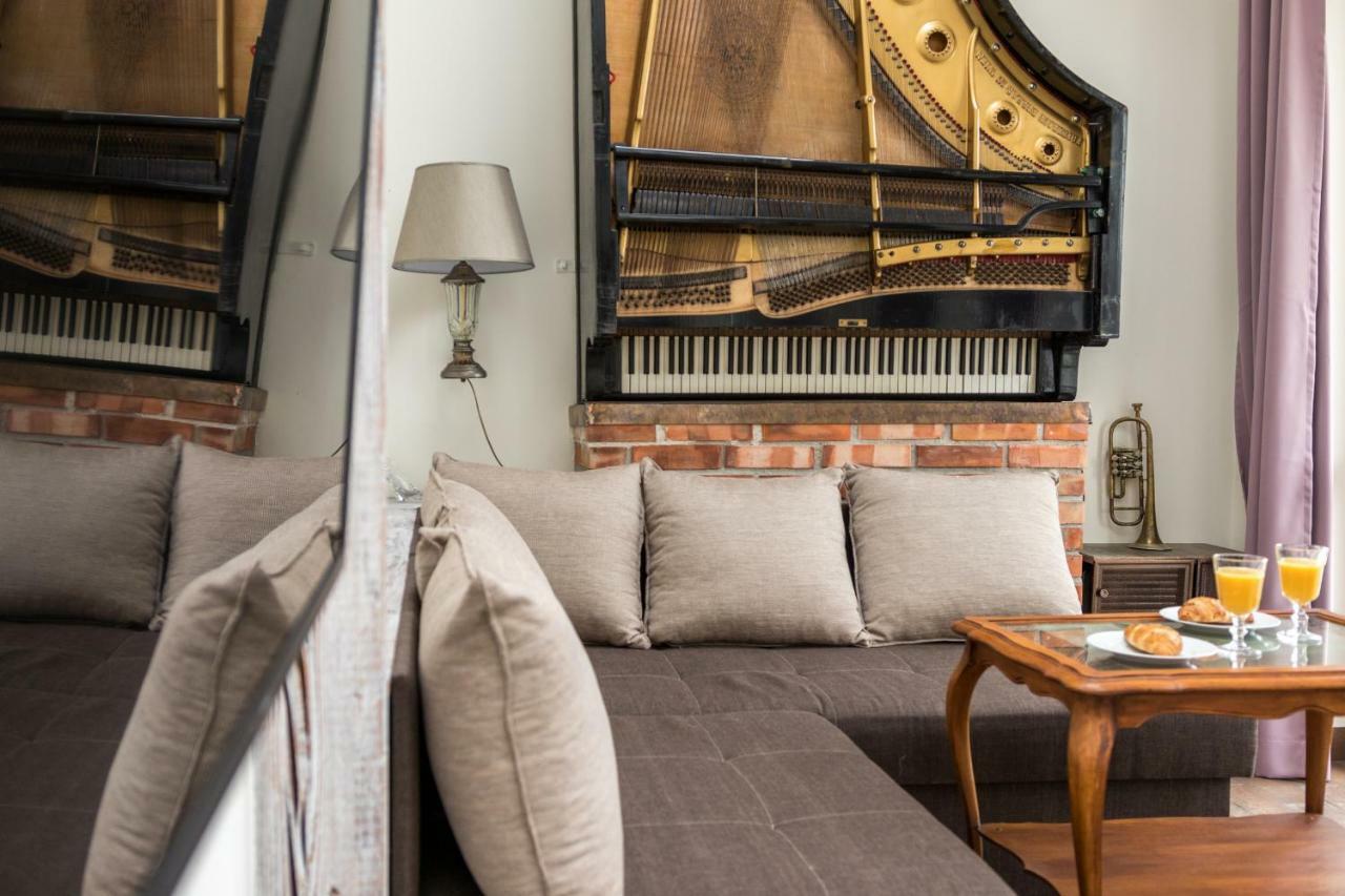 Cheerful Air Conditioned With Mezzanine And Parking - Old Town Apartamento
