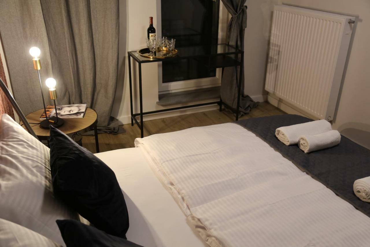Concept Red Apartament *