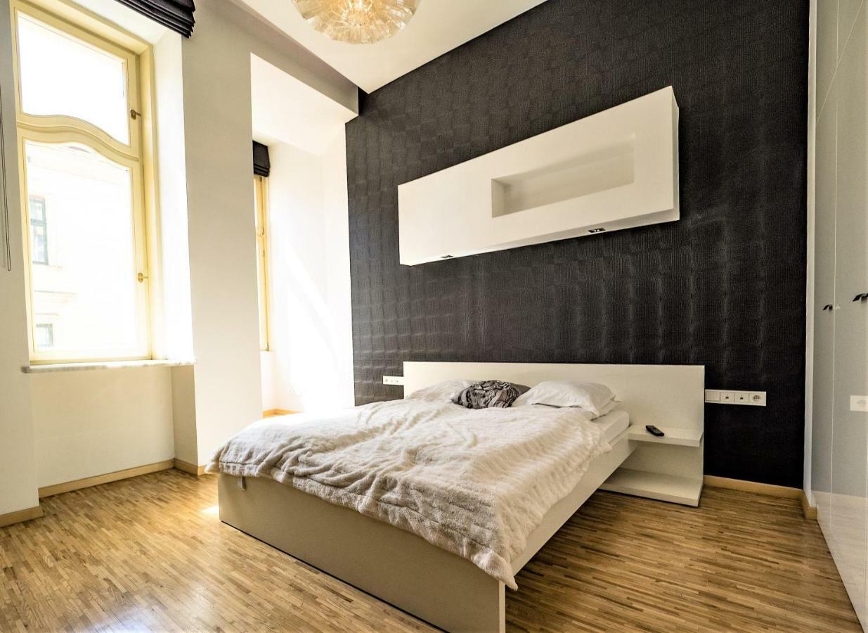 Luxuryapartments - Radziwillowska Old Town Apartment *