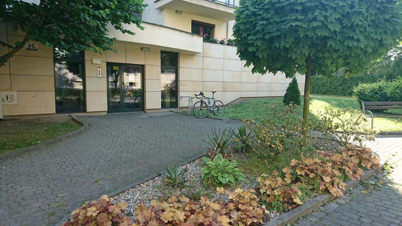 Quiet And Spacious With Garage Option Apartment Krakau