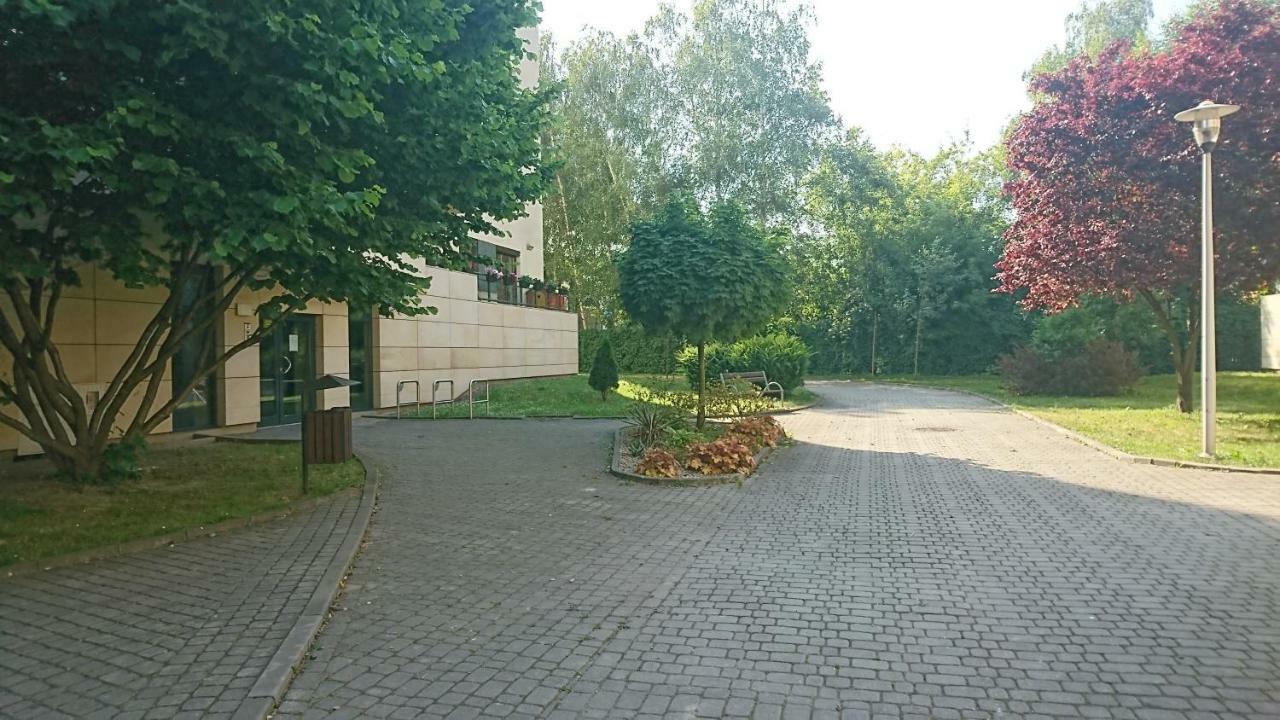 Quiet And Spacious With Garage Option Apartment Krakau