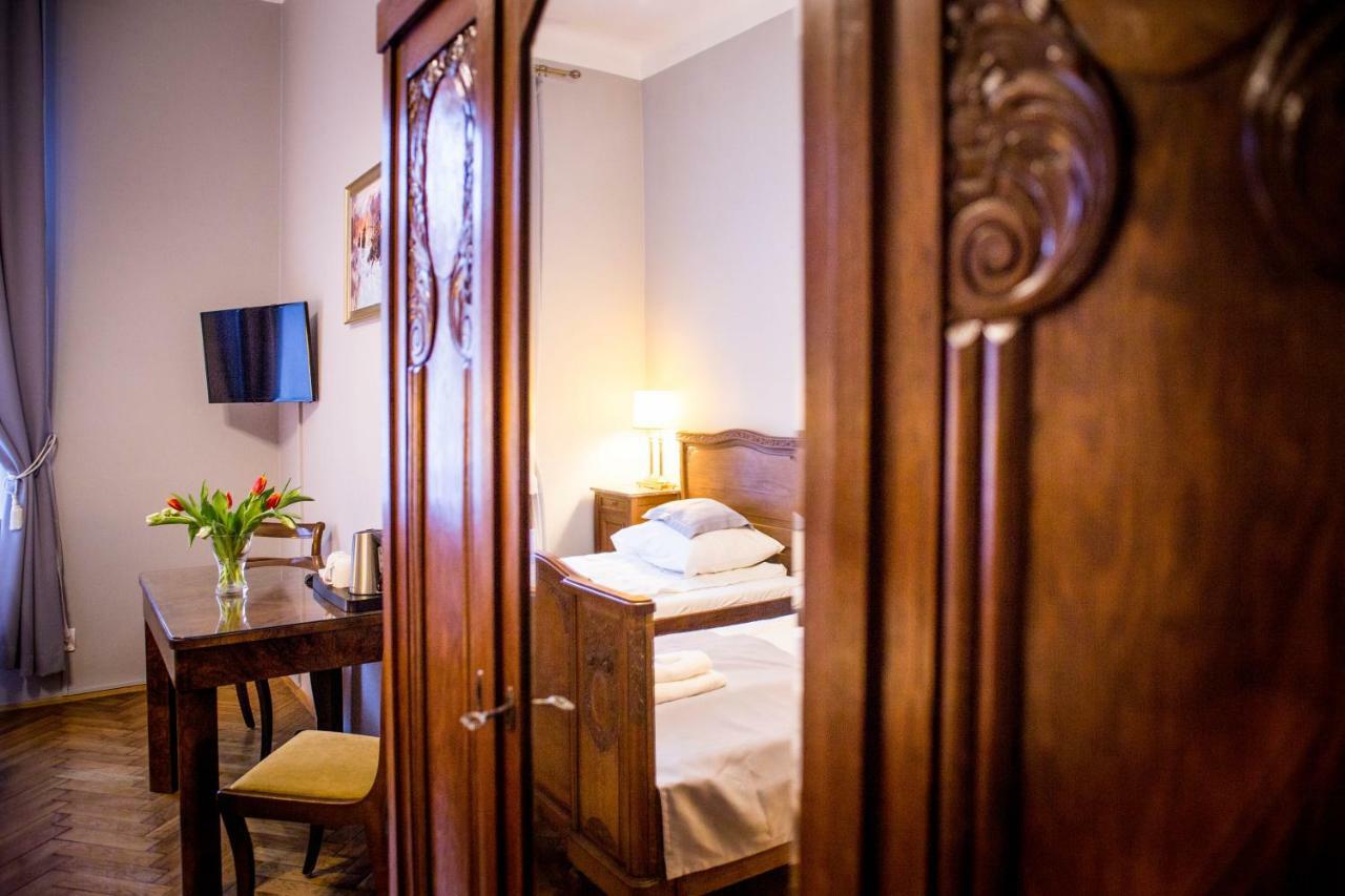 Maria Aparthotel