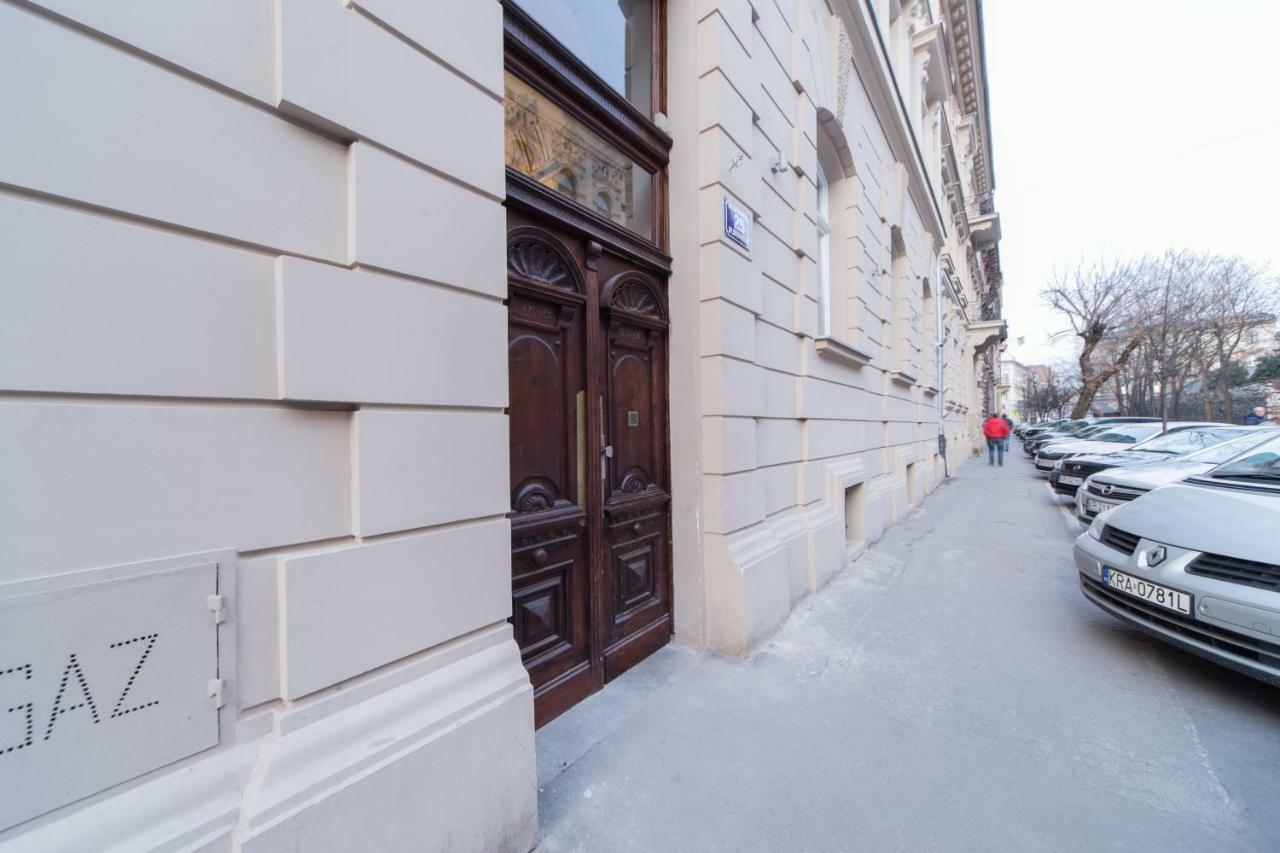 M5 Main Square Stylish One Bedroom Apartment *