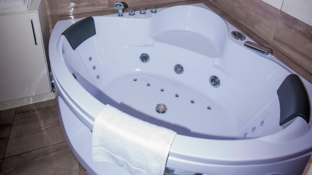 Apartament Czyzyny - Jacuzzi - Arena- Expo - Muzeum Lotnictwa - Park Wodny Apartment