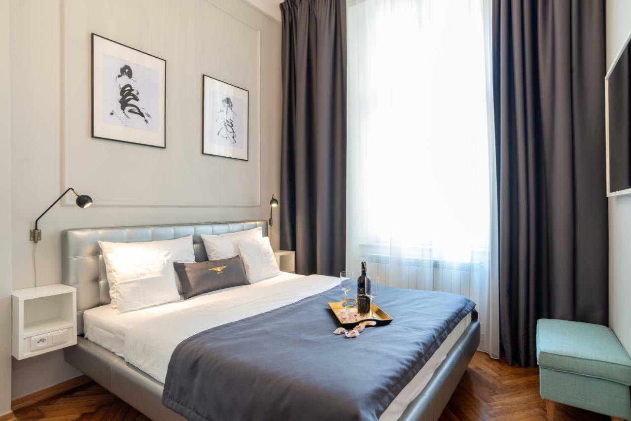Bentis Luxury *