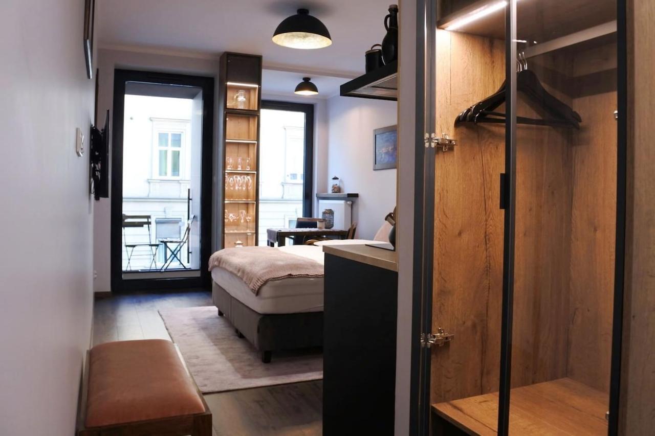 Boutique 108 - Old City, Luxury Apt. With A Garage