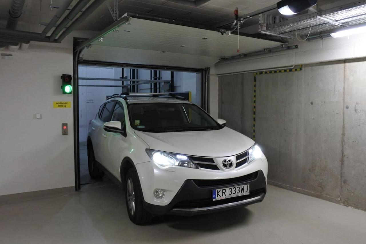 Apartment Boutique 108 - Old City, Luxury Apt. With A Garage