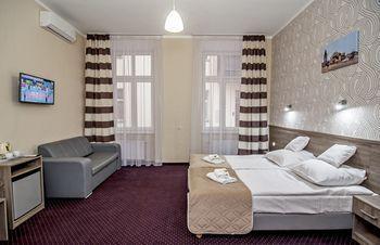 Old Town Luxe Retreat - King Bed - Steps To Main Square Krakow