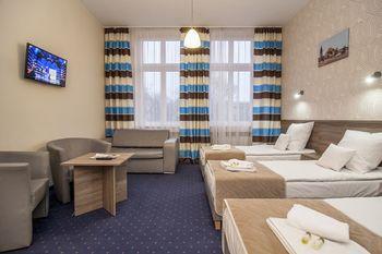 Old Town Luxe Retreat - King Bed - Steps To Main Square Apartment