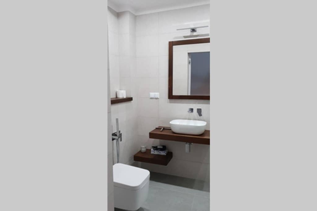 Boutique 109 - Old City, Luxury Apt. With A Garage Apartment *