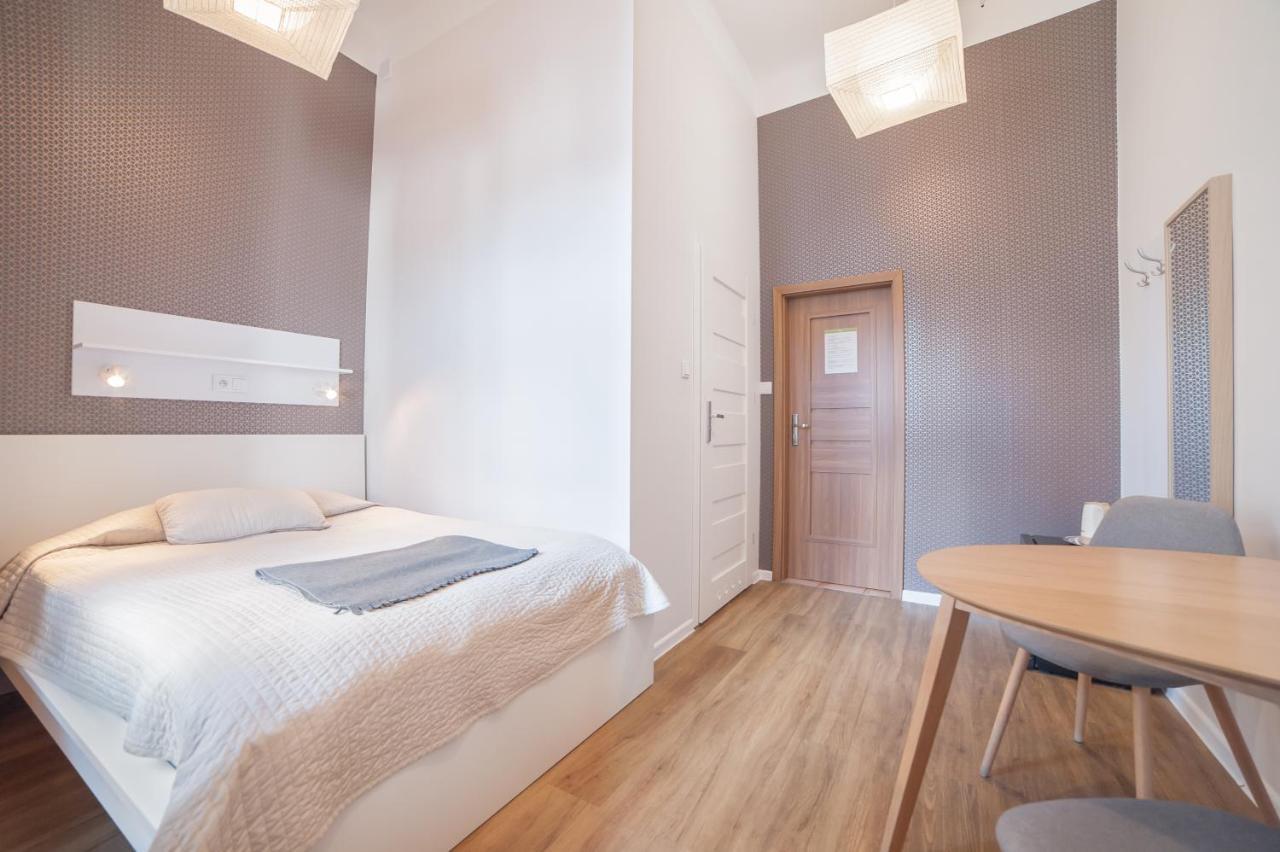Hostel Dizzy Daisy *