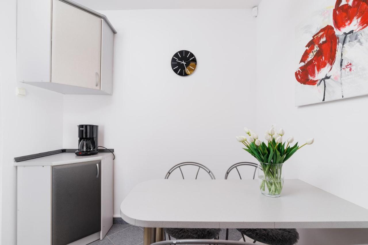 Modern Apartments Cracow Lagiewniki By Renters Apartment Krakow