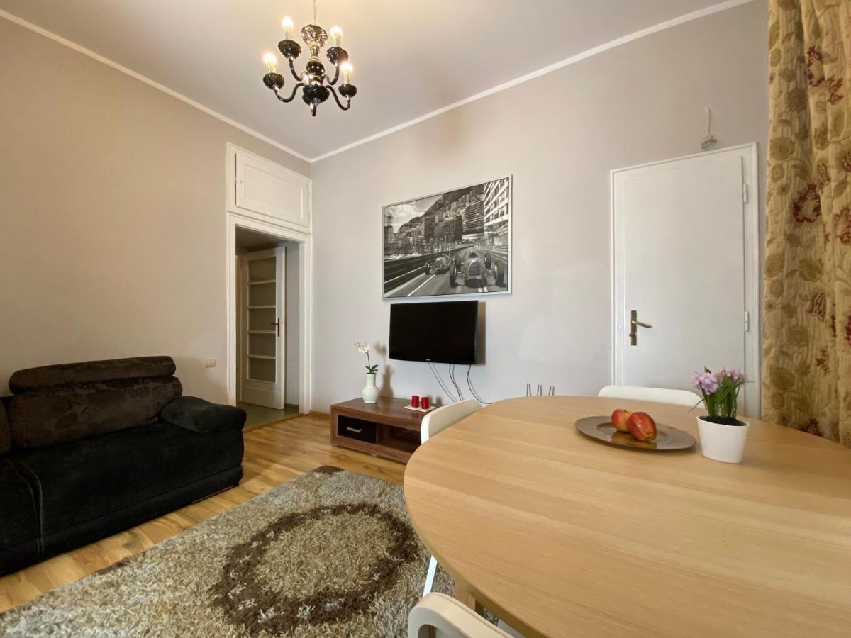 P&j Sw. Krzyza Apartamento Cracóvia