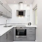 Modern Apartment Lubicz Krakow By Noclegi Renters