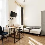 Sapphire Studios By Loft Affair