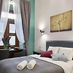 7 Heaven Elegant Rooms Krakow Old Town