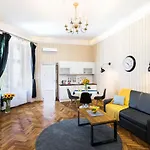 Exclusive Royal Apartments