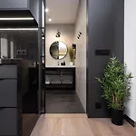 Jacuzzi Apartments