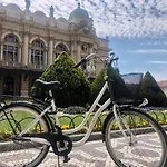 Jacuzzi & Bike Apartment, Krakow