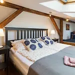 Lovers Nest