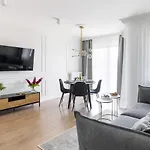 Golden Star Apartment