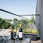 Central Balcony Apartment - Window On Cracow