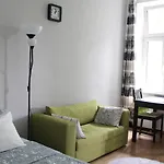 Green Apple Apartment
