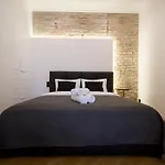 Wanderlust Apartments