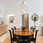 Style4Rent Luxury Old Town Apartment