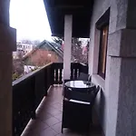 Pokoj W Domu Z Duzym Ogrodem