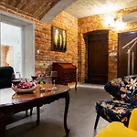 Househost Apartment: Boguslawskiego Street