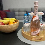 Wizjonerow Luxury Apartment & Garage