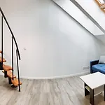 Sunny Apartment 8