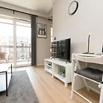 Main Trainstation One Bedroom Ac P4You Pl