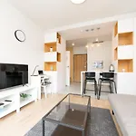Main Trainstation One Bedroom Ac P4You Pl